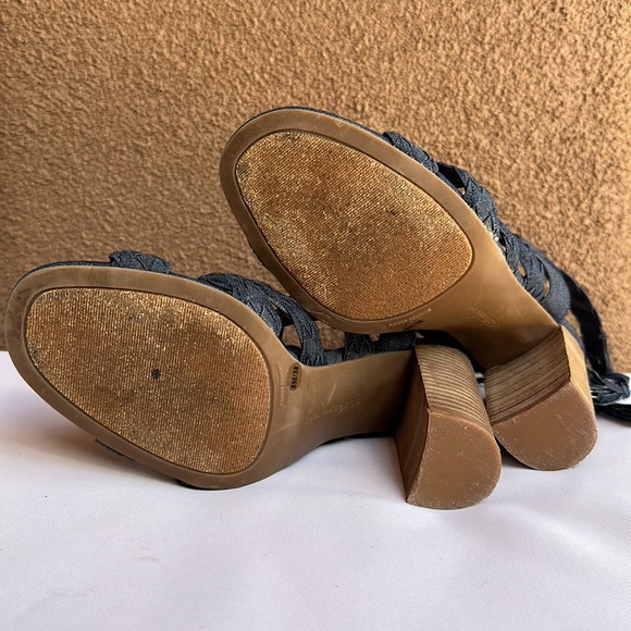 BCBGENERATION size 8 Ledina braided chambray denim cross cross heels w ankle tie - Picture 11 of 13